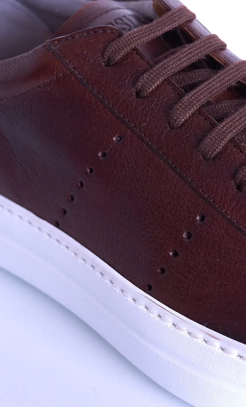 Sneaker rossi in pelle leggera con fori laterali, colore moro miniatura 2