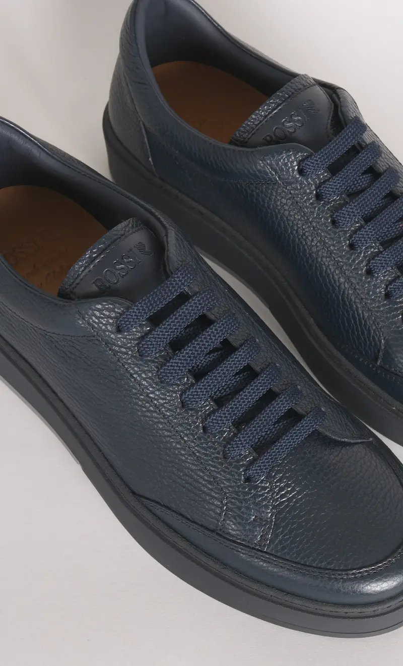 Sneaker rossi in pelle martellata con para a contrasto, colore blu miniatura 2