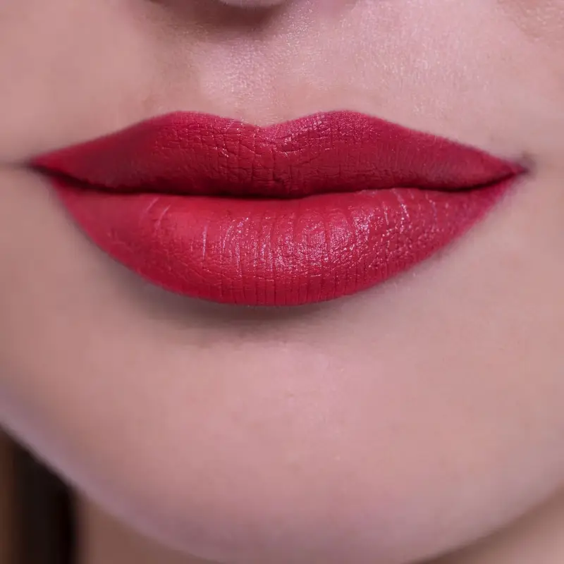 Labbra Rossetto Cremoso 05 - Vivid Red - Rossetti miniatura 2