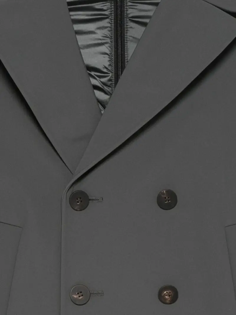 Cappotto grigio doppiopetto con bottoni miniatura 3