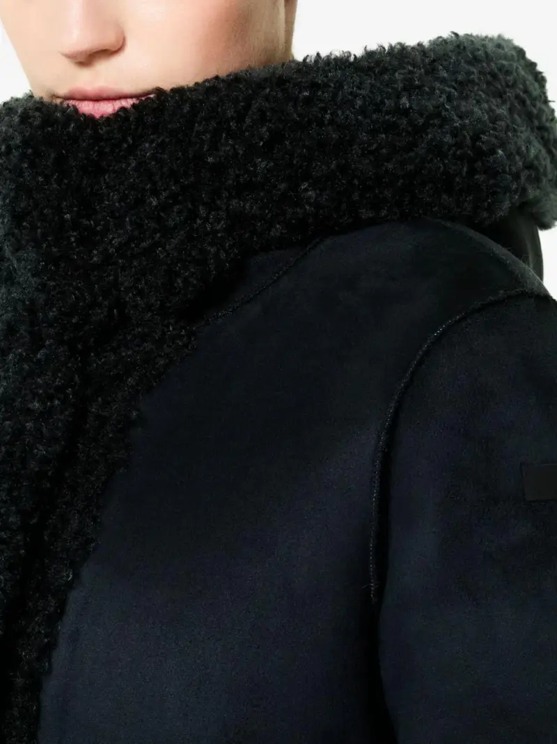 Giacca nera con cappuccio e chiusura nascosta Nero miniatura 3