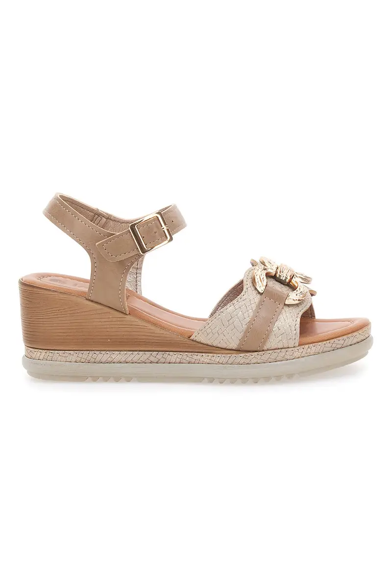 Sandali beige con zeppa e morsetto INBLU 06 FK
