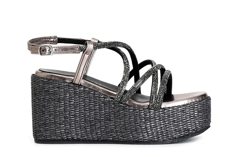 sandali con fasce incrocio strass su zeppa in rafia nero 39