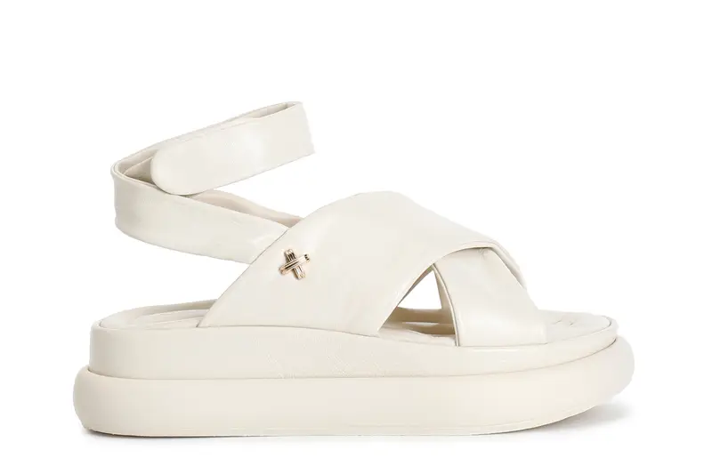 sandali in pelle incrociato con accessorio osso 37