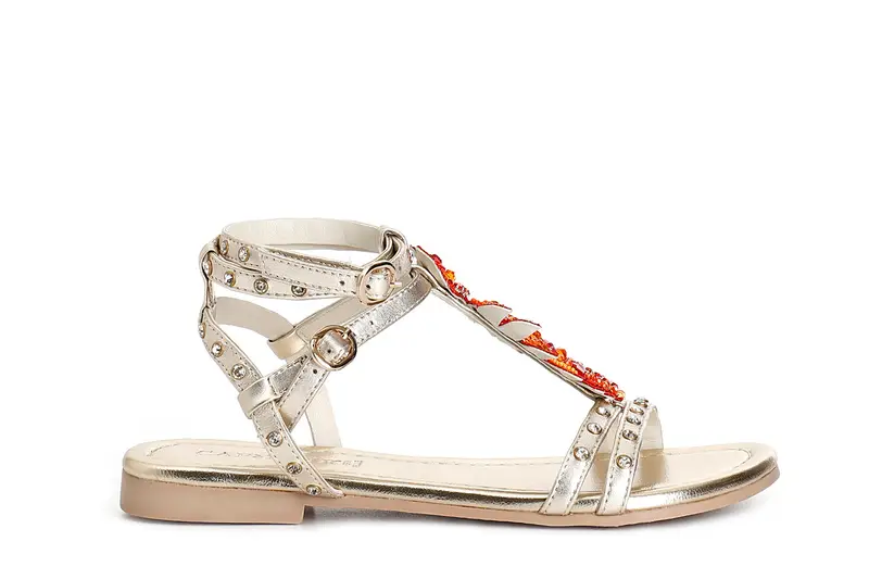 sandali in pelle laminata con accessorio foglia oro