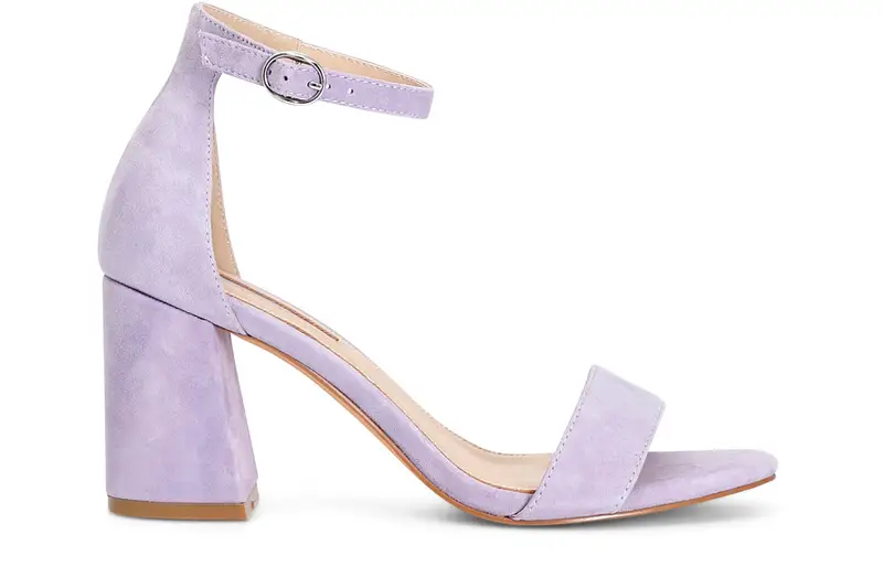 sandali in pelle scamosciata con laccio alla caviglia e toppone lilla