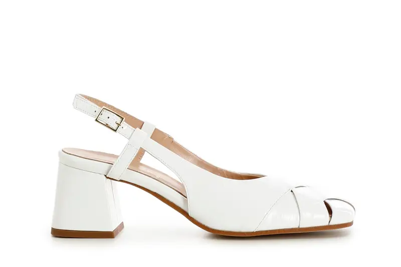 scarpe aperte dietro in pelle di vernice con tomaia intrecciata bianco