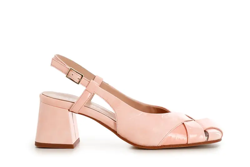 scarpe aperte dietro in pelle di vernice con tomaia intrecciata pesca