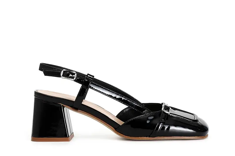 scarpe aperte dietro in vernice con bordo e cinturino nero 36