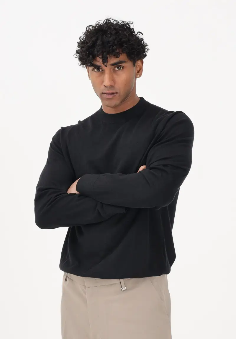 Maglioncino girocollo nero da uomo miniatura 2