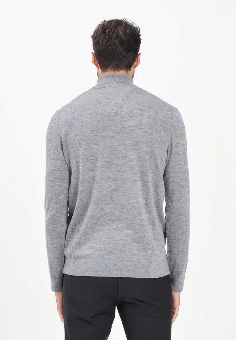 Maglione a collo alto grigio da uomo miniatura 3