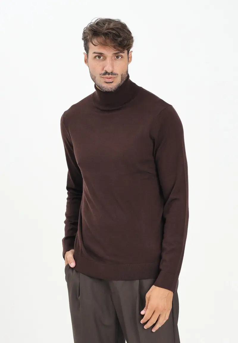 Maglione a collo alto marrone da uomo miniatura 2