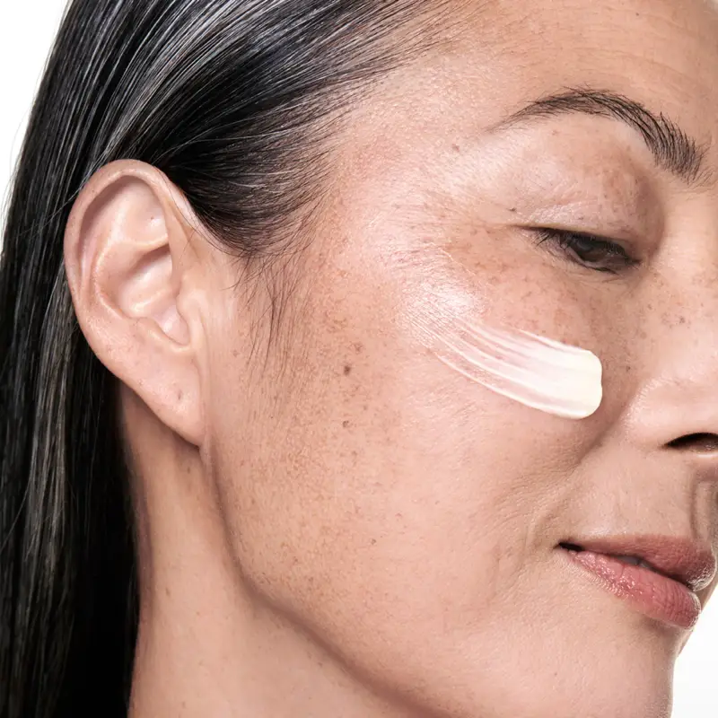 Vital Perfection Vital Perfection Pouch Set - Trattamento antietà pelli mature, Trattamento viso effetto lifting, Crema antirughe, Cofanetto a miniatura 3