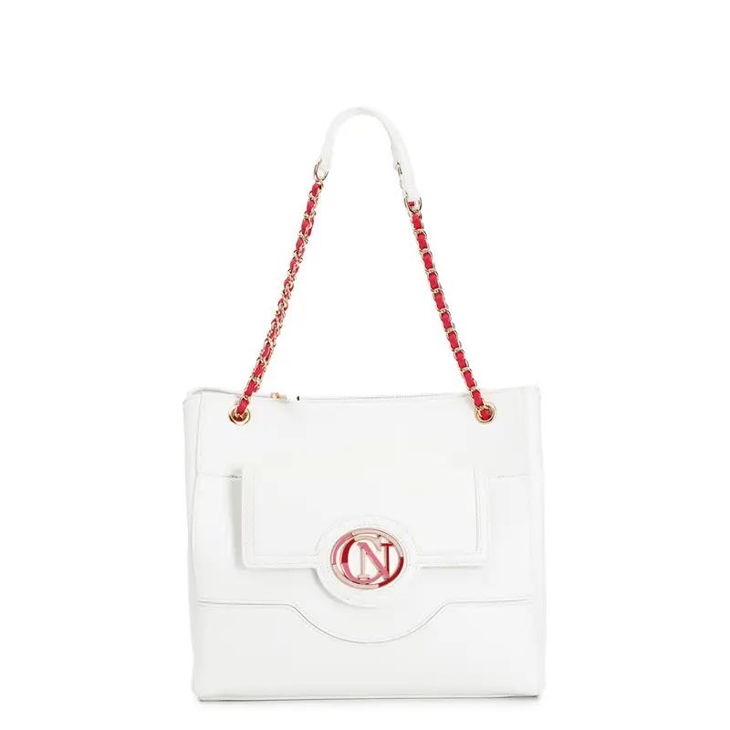 shopping con accessorio smaltato ovale e catena infilata panna