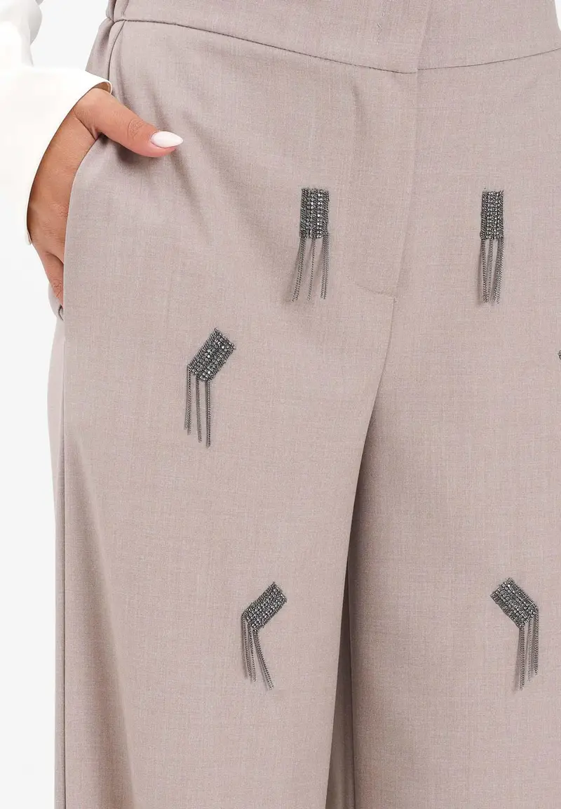 Pantalone elegante beige da donna con applicazioni gioiello miniatura 3