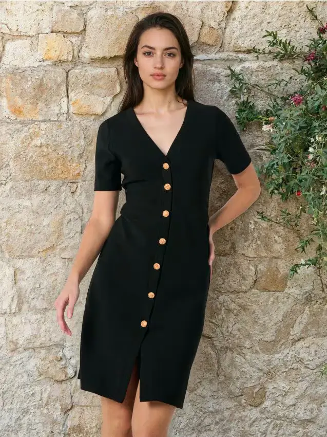 Abito mini con arricciatura in vita e bottoni decorativi - nero