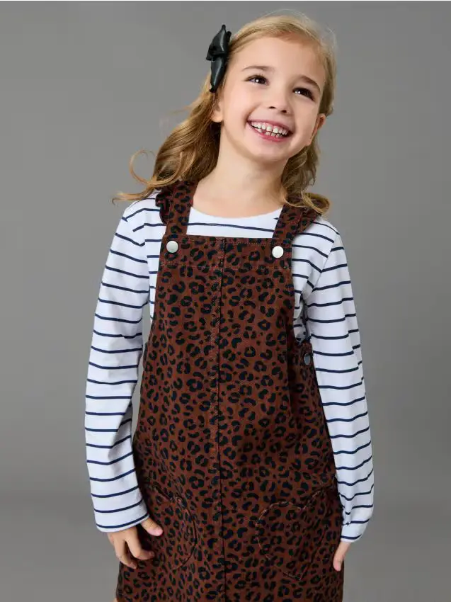 Abito salopette in denim con stampa leopardata - marrone