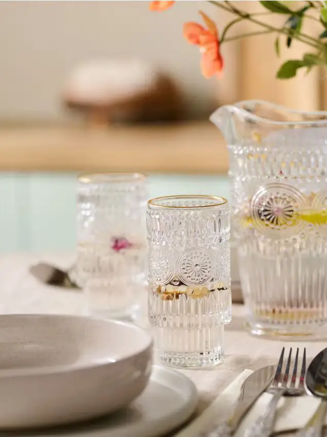 Bicchiere goffrato con bordo dorato - bianco