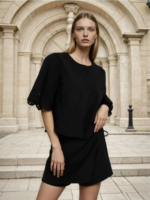 Blusa camicia con finitura in pizzo sulle maniche - nero