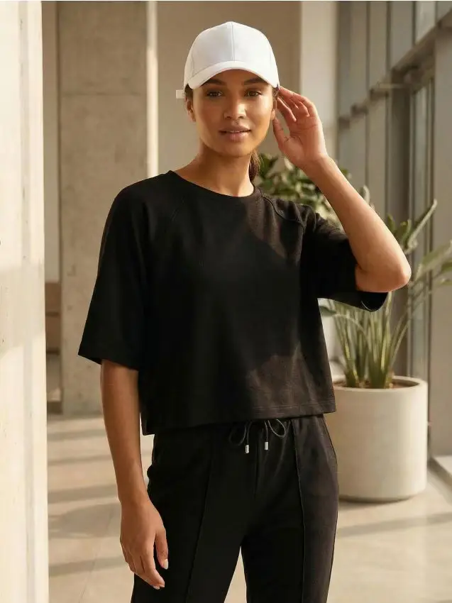 Blusa comfort a maniche corte con mix di viscosa - nero