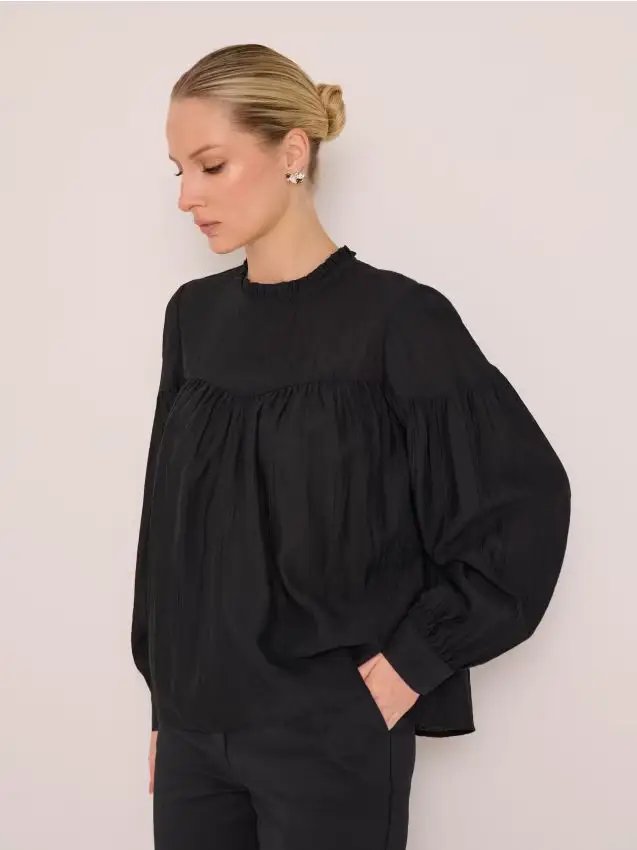 Blusa con arricciatura - nero