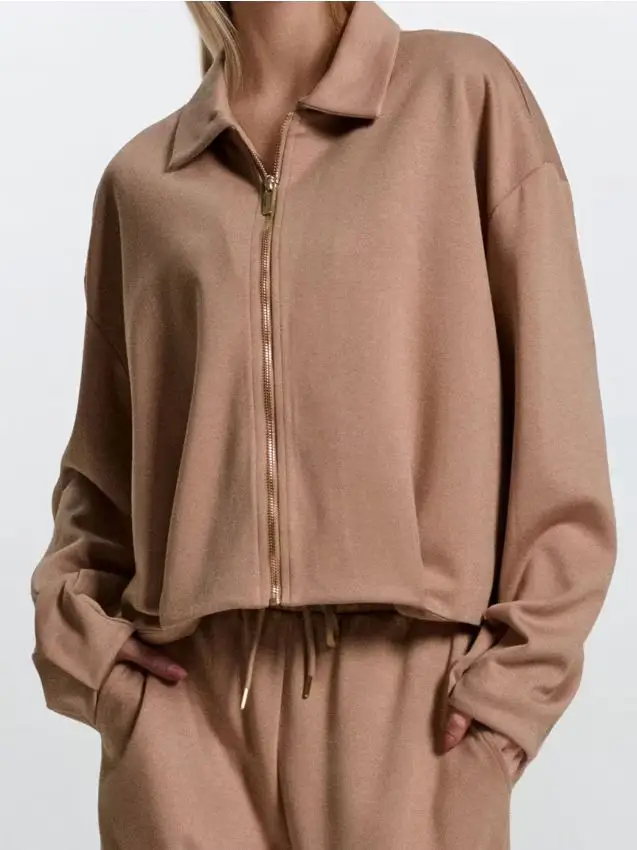 Blusa con colletto - beige