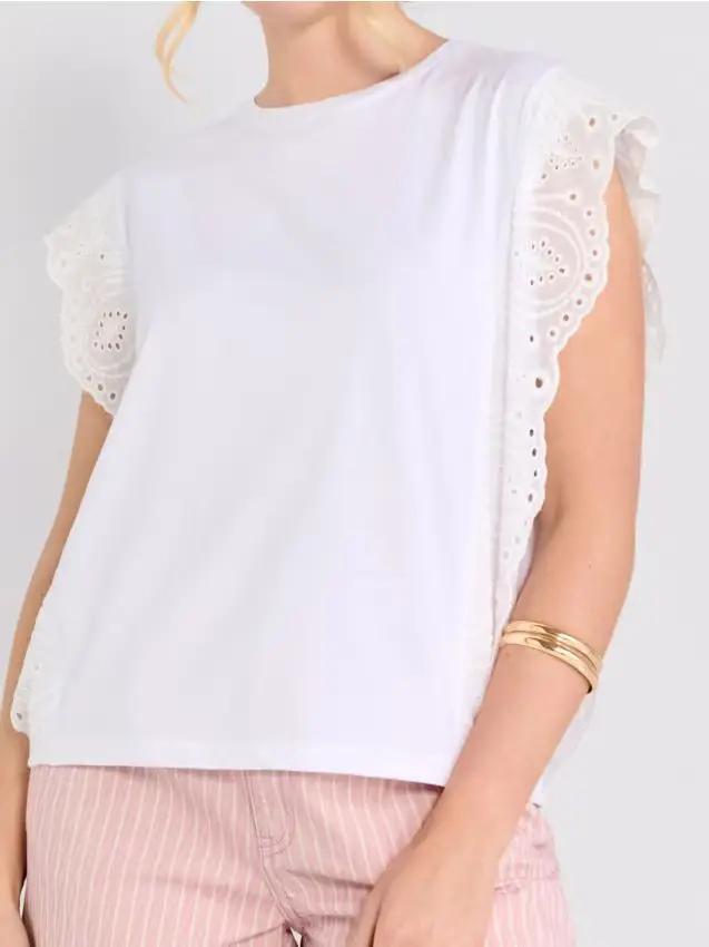 Blusa con pizzo decorativo - panna