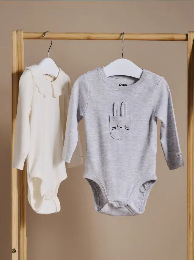 Body in cotone a maniche lunghe con taschino - grigio chiaro