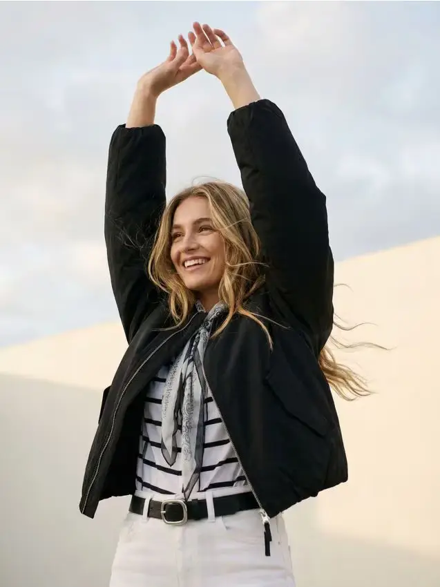 Bomber con tasche con pattina - nero