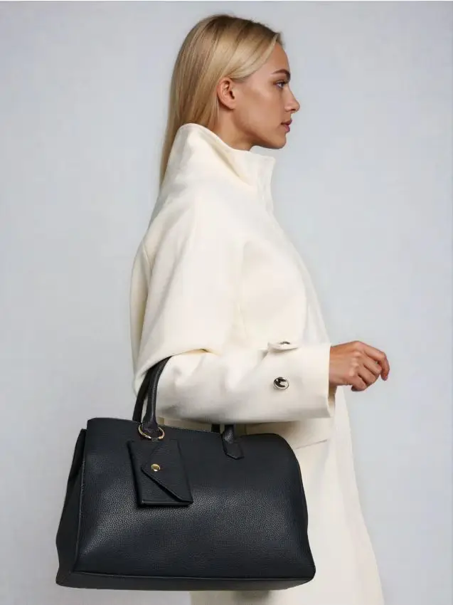 Borsa tipo bauletto con tracolla - nero