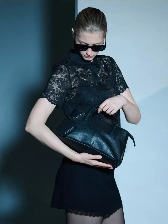 Borsa tote in pelle con portafoglio e tracolla removibile - nero