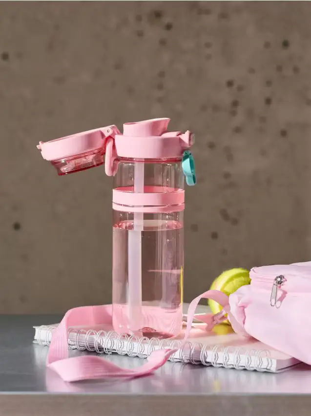 Bottiglia con cannuccia - rosa pastello