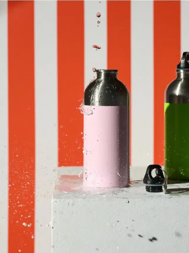 Bottiglia in metallo con moschettone - rosa