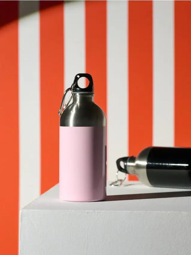 Bottiglia in metallo con moschettone - rosa
