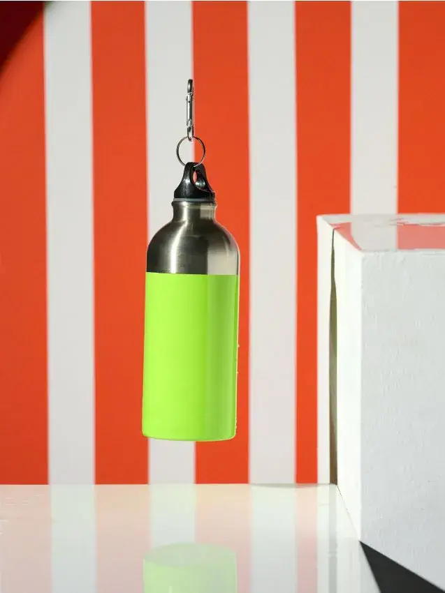 Bottiglia in metallo con moschettone - verde-giallo