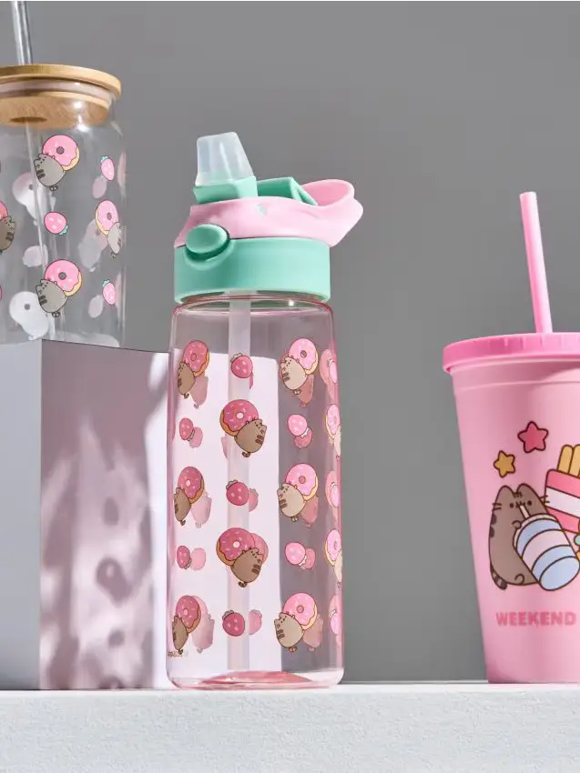 Bottiglia per l acqua con manico e cannuccia Pusheen the Cat - multicolor