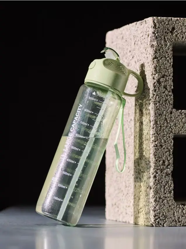 Bottiglia per l acqua con manico e cannuccia - verde