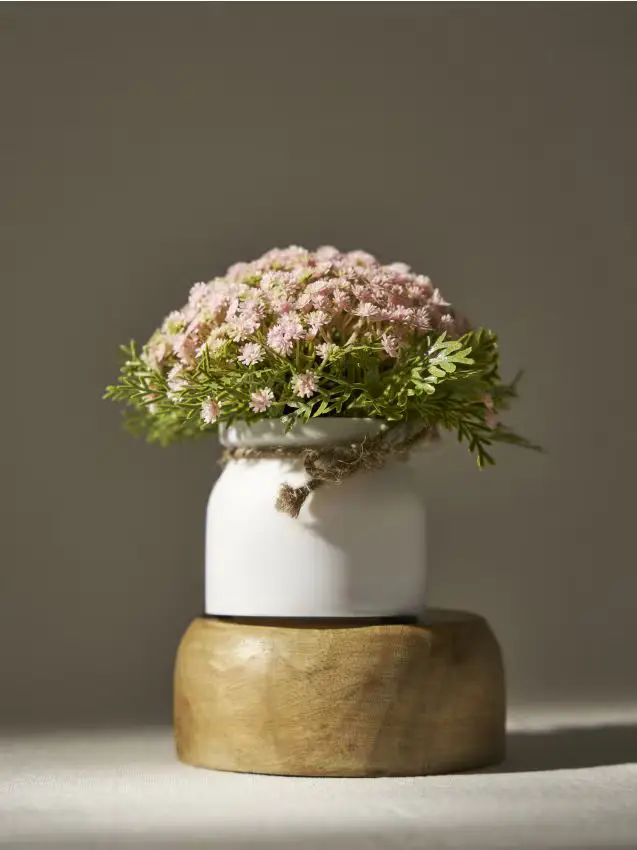 Bouquet decorativo di fiori in vaso - rosa pastello