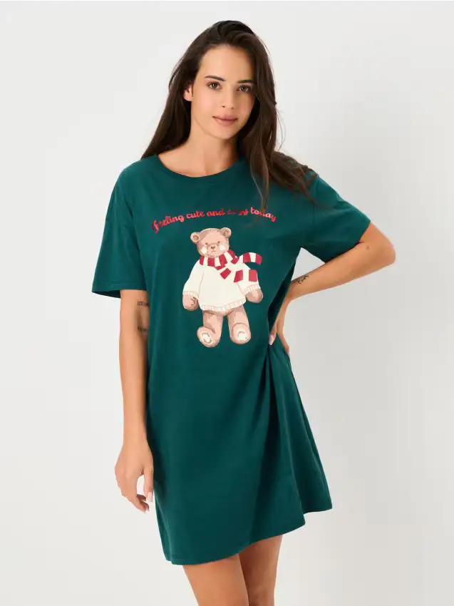 Camicia da notte natalizia con un orsetto carino - verde petrolio