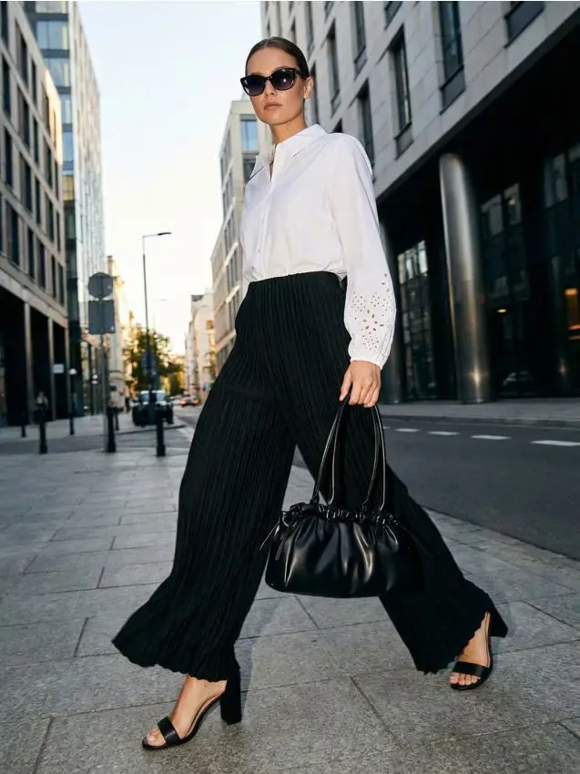 Camicia di cotone con rifinitura in pizzo alle maniche - bianco