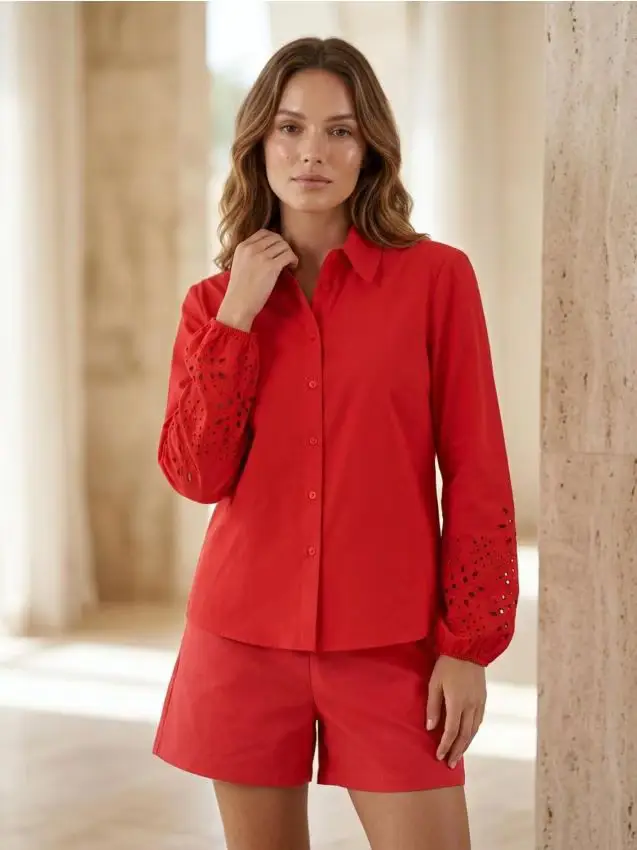 Camicia di cotone con rifinitura in pizzo alle maniche - rosso