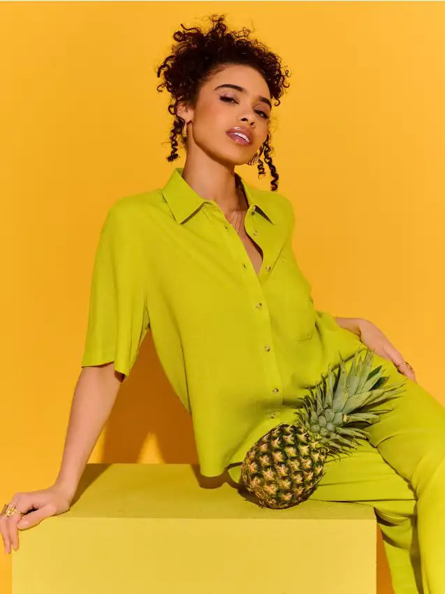 Camicia in viscosa a maniche corte con lino misto - verde-giallo