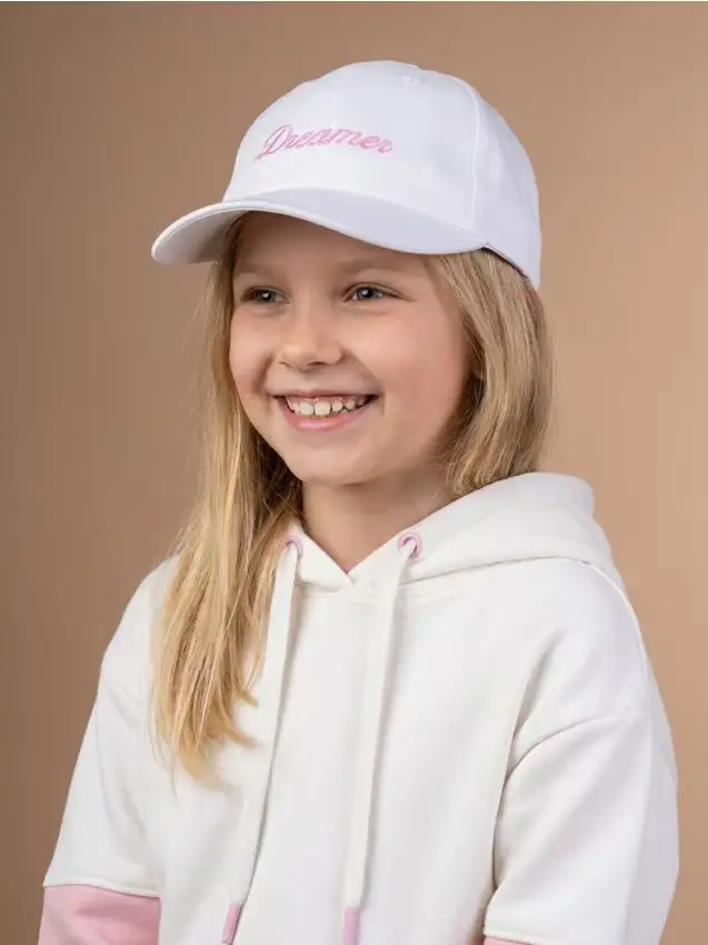 Cappellino con visiera e scritta ricamata - bianco