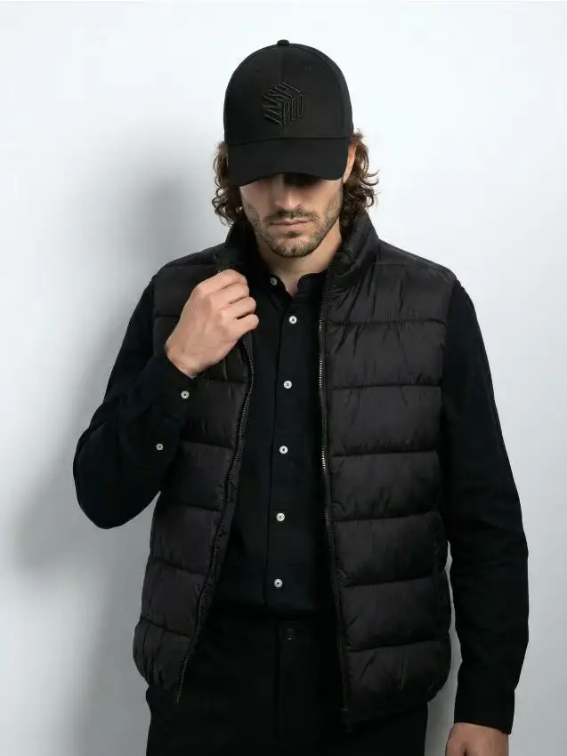 Cappellino da baseball in cotone con scritta ricamata - nero