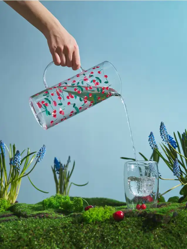 Caraffa in vetro con coperchio e motivo ciliegie - multicolor