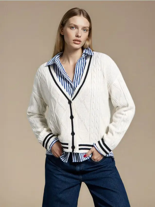 Cardigan in stile accademico - bianco