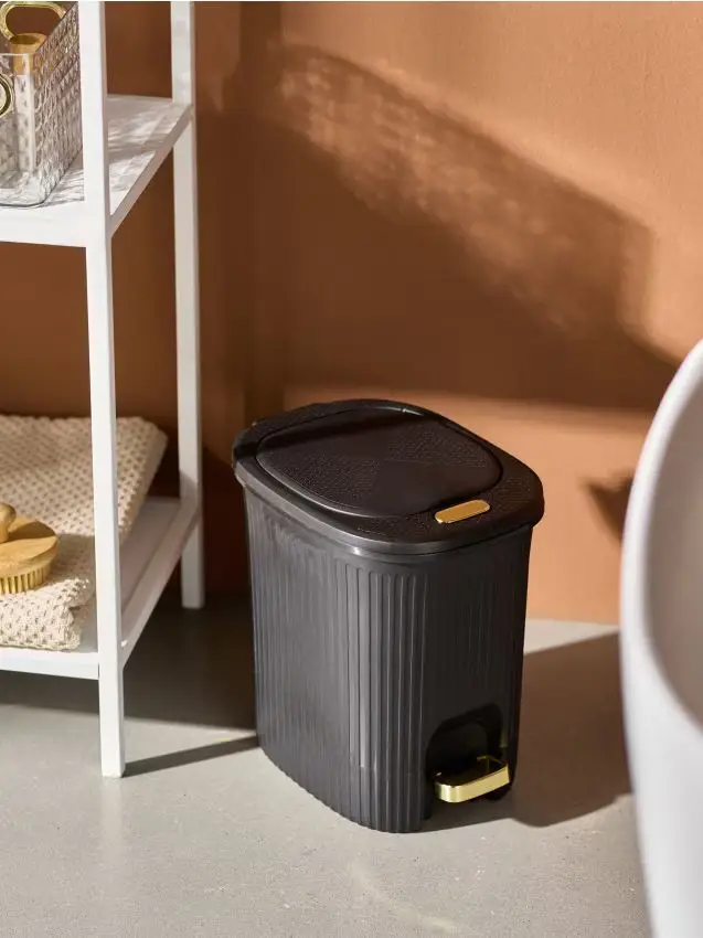 Cestino con fessure e coperchio - nero