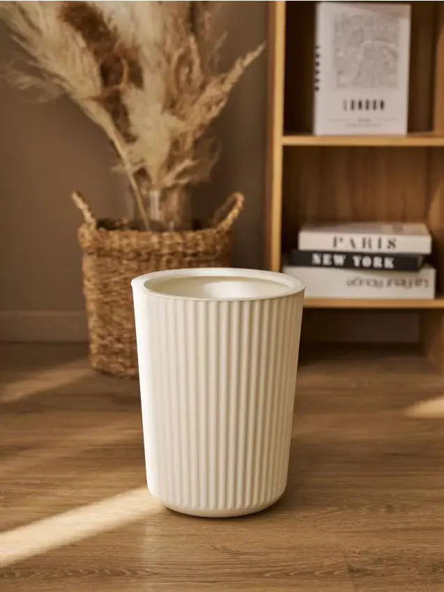 Cestino con struttura rigata - panna