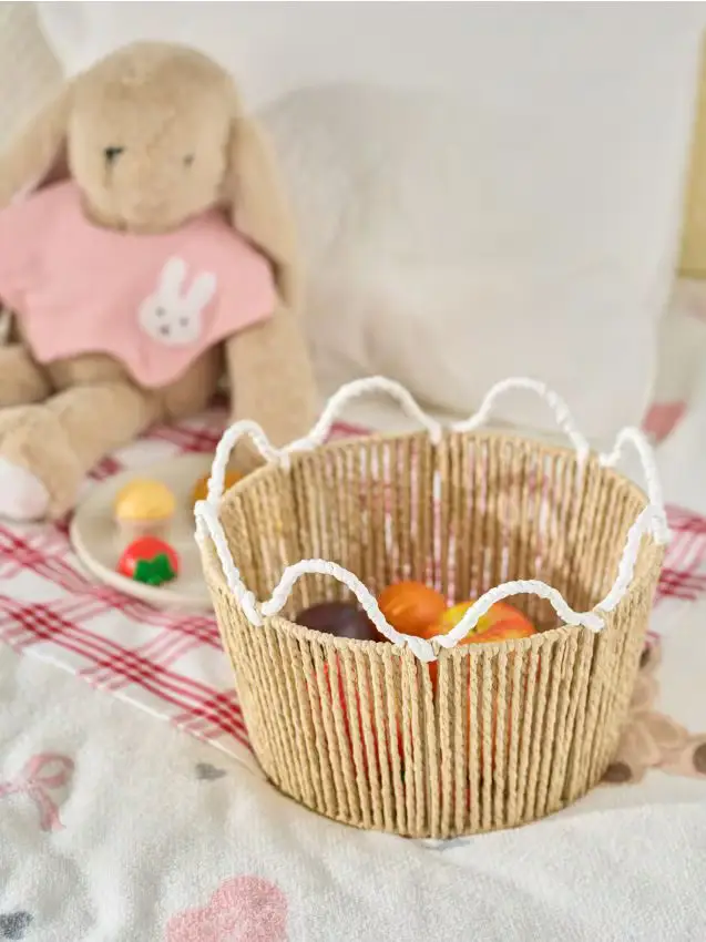 Cestino portatutto intrecciato con manici in corda - beige