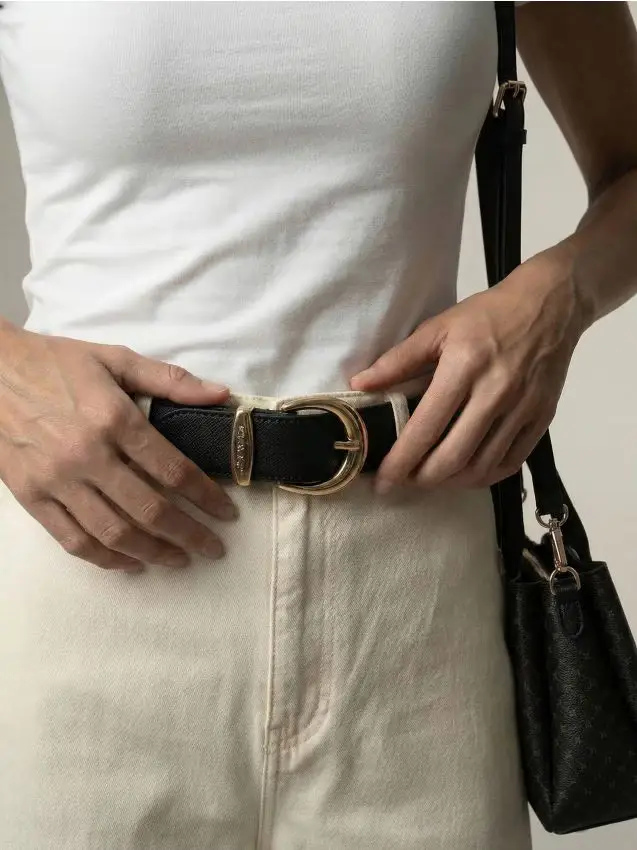 Cintura saffiano con fibbia in metallo e incisione atelier - nero